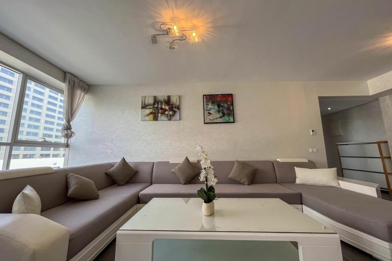 Appartement In Center *