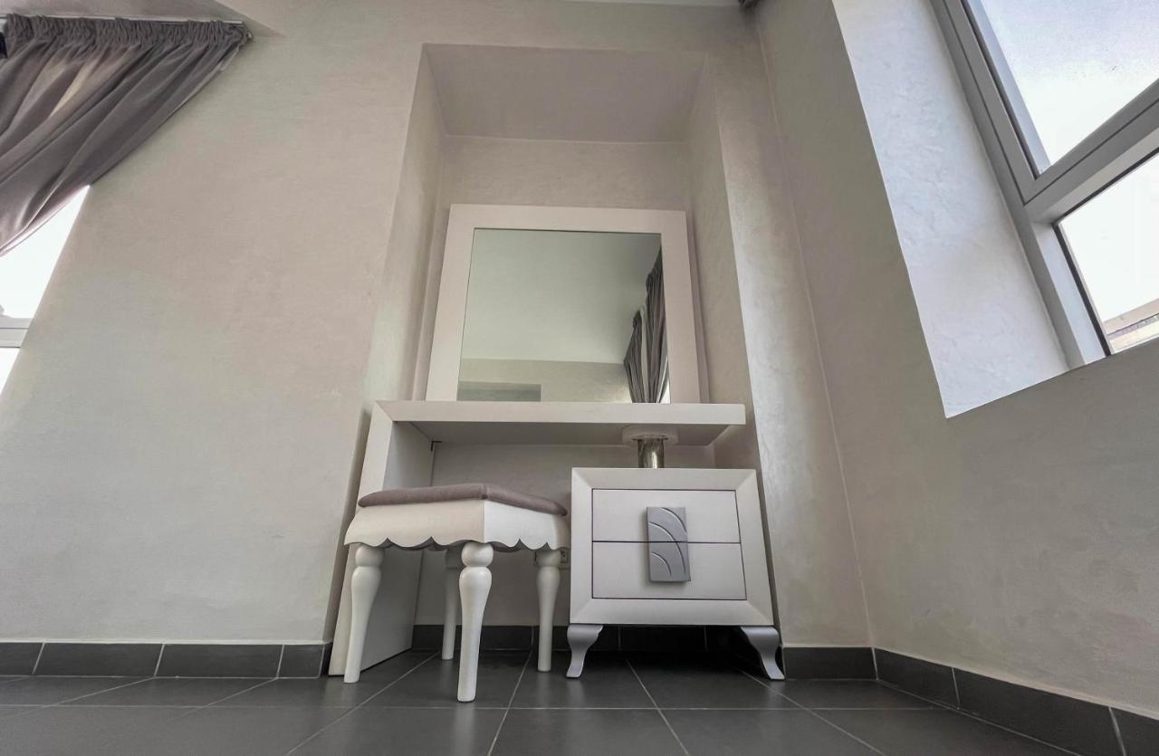 Apartment In Center