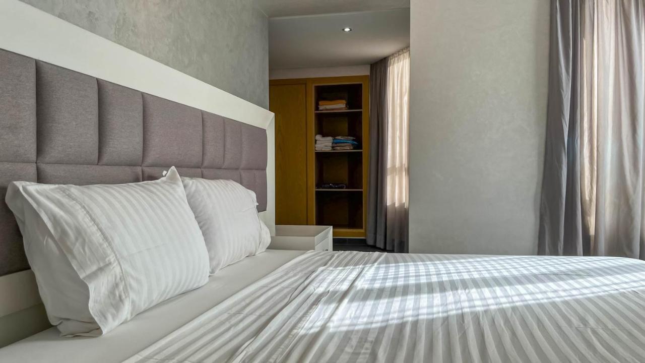 Apartment In Center *